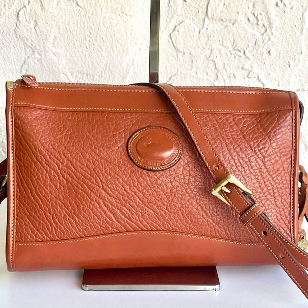 VINTAGE DOONEY & BOURKE PEANUT RUST  TAN CLUTCH CROSSBODY BAG ADJUSTABLE STRAP